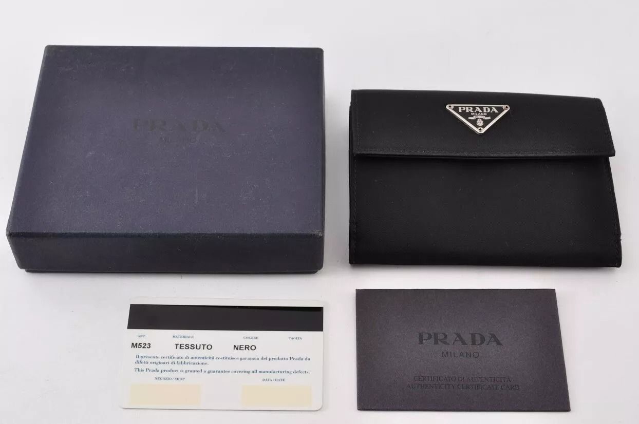 ♢PRADA プラダ 折財布 三角ロゴプレート 佳 記撮ナイロン