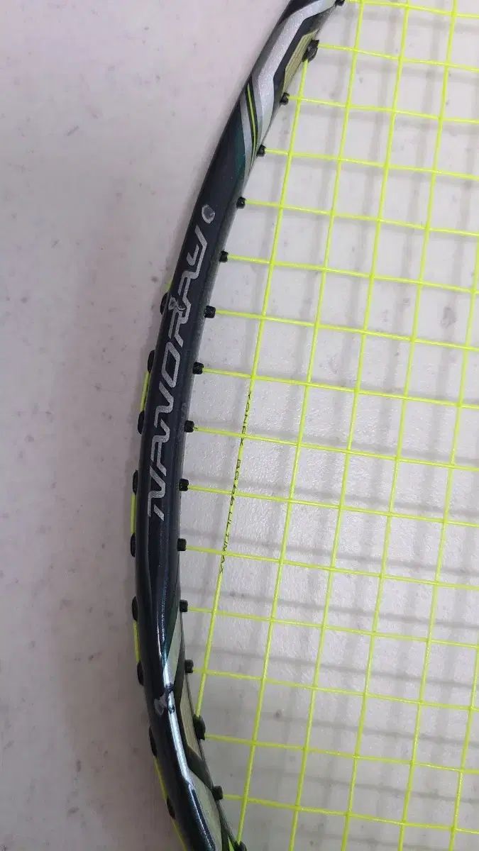 900 バドミントンラケット