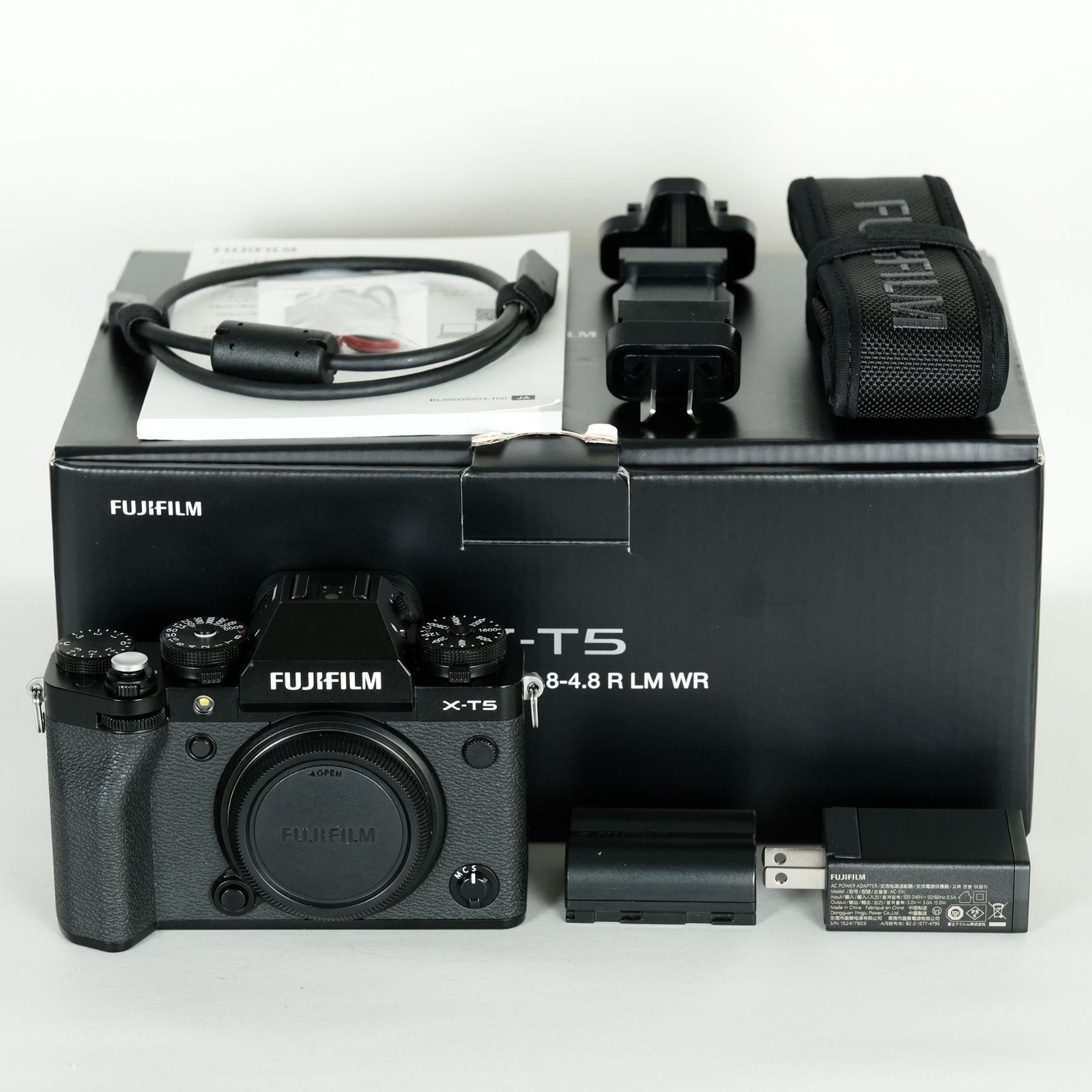 【国産】 美品｜シャッター数11,994回] FUJIFILM X-T5 [ボディ ブラック デジタルカメラ
