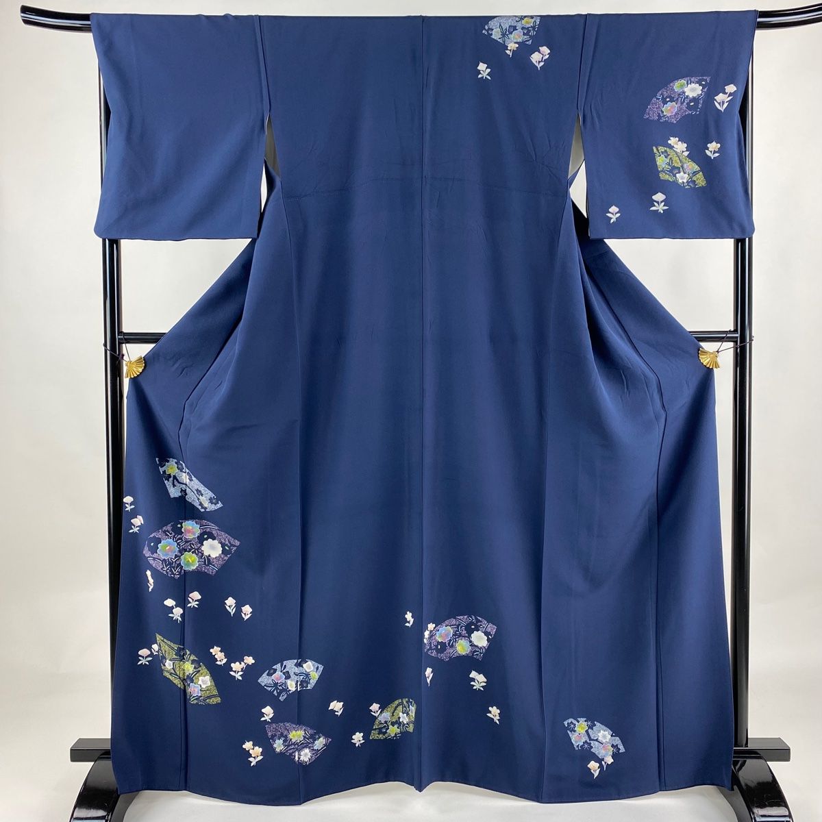 付下げ 身丈165cm 裄丈67cm M 袷 扇面 草花 紺色 正絹 秀品 【中古