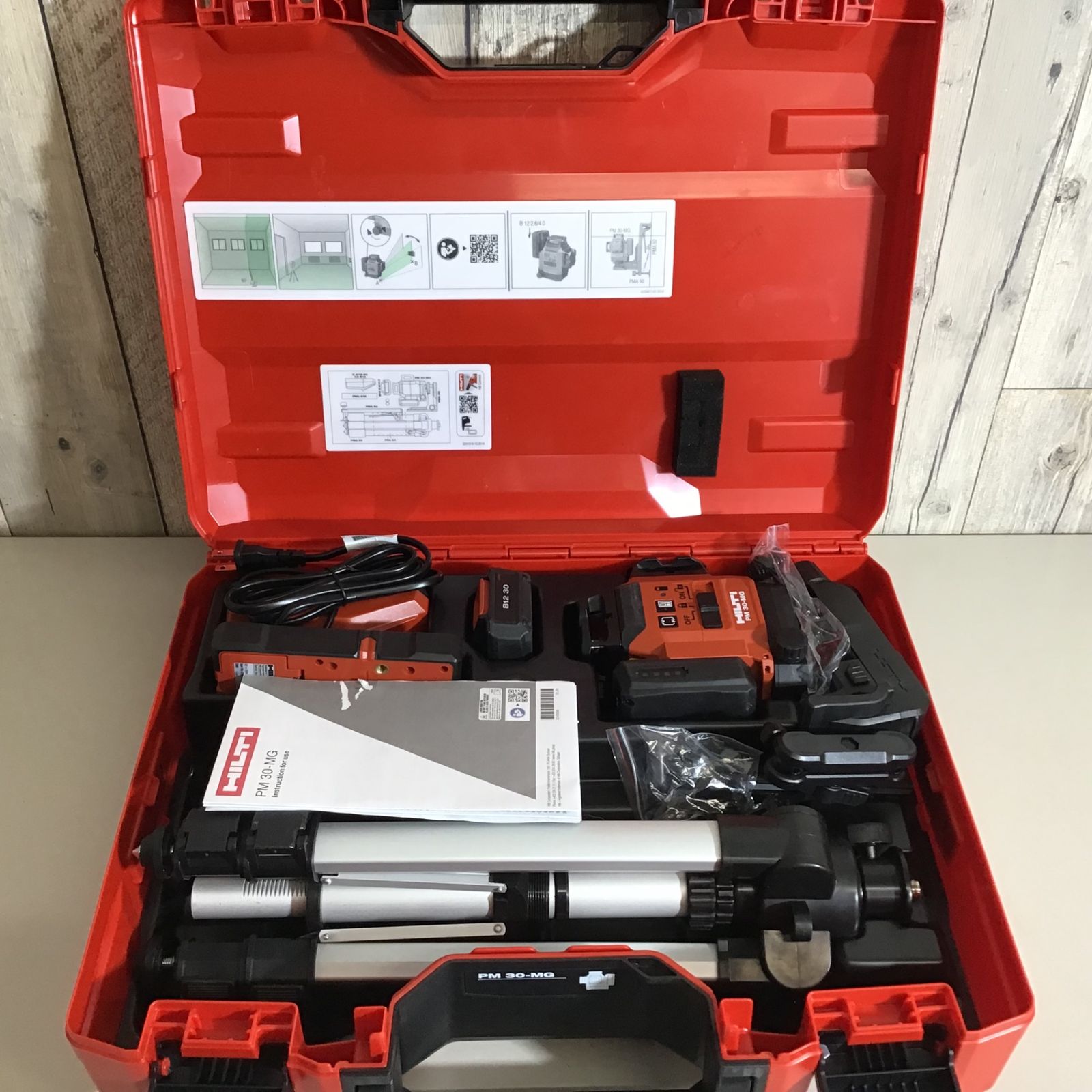 未使用品】☆ヒルティ HILTI グリーン コードレスレーザー墨出し器 