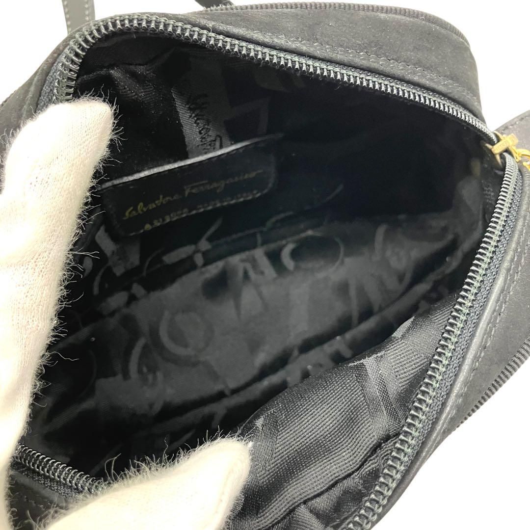 美品 1905 Ferragamo カメラバッグ ヴァラ レザー スエード 黒
