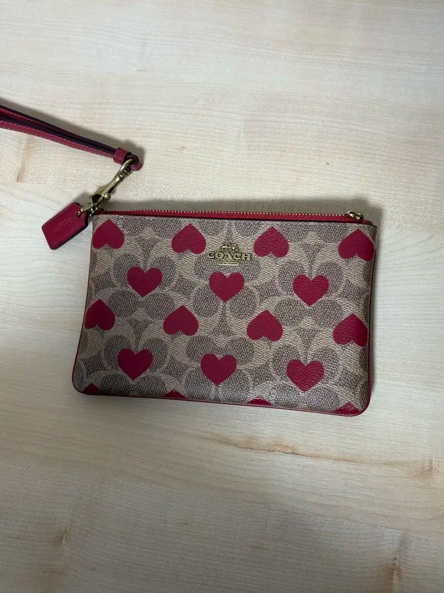 COACH コーチ ハート パターン 柄 ポーチ 赤