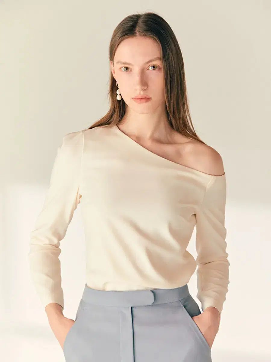 ブライドアンドユー BRITTANY ブラウス