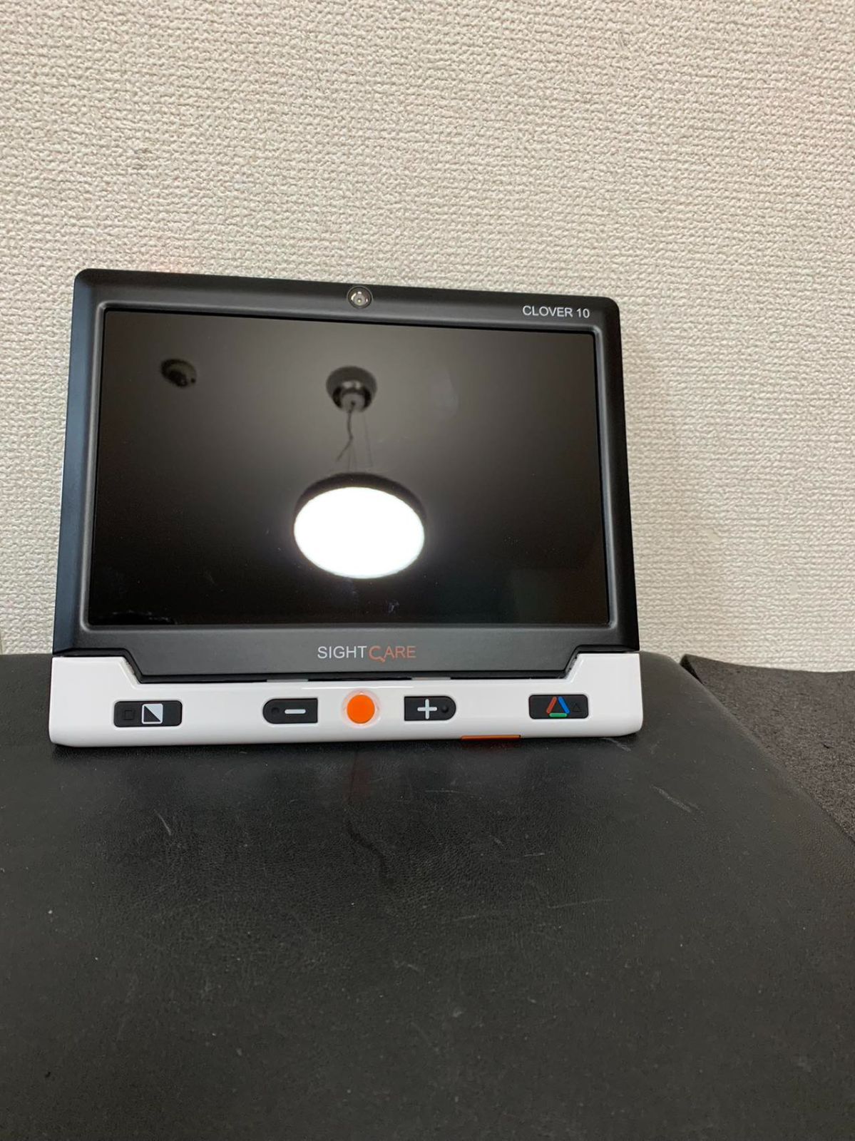 Clover10 (クローバー10) Video Magnifier 携帯型拡大読書器