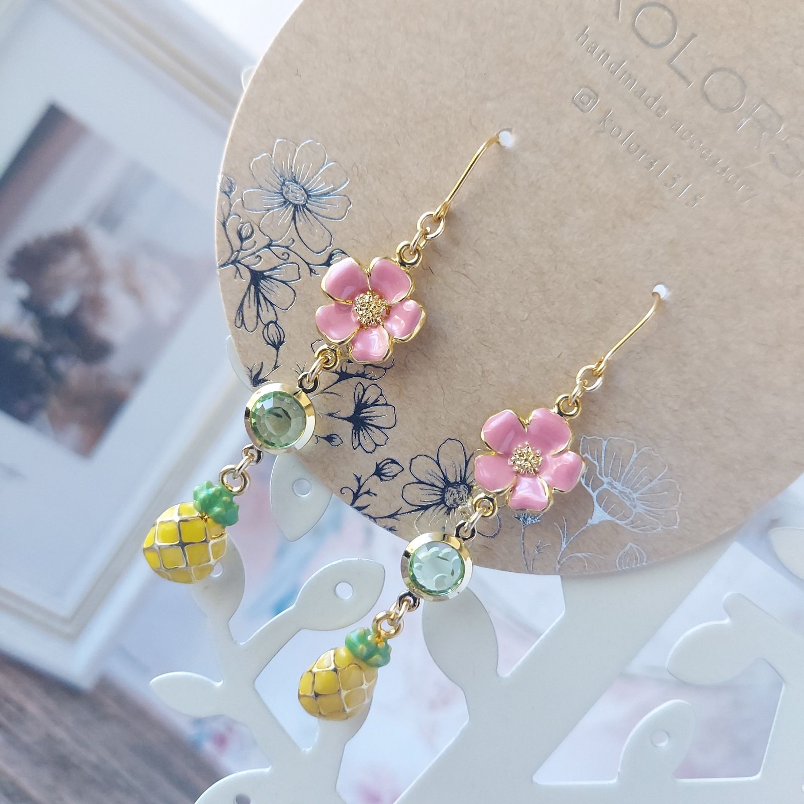 ?【匿名発送】【ピアス or イヤリング 変更可】【*2449 パイナップル 