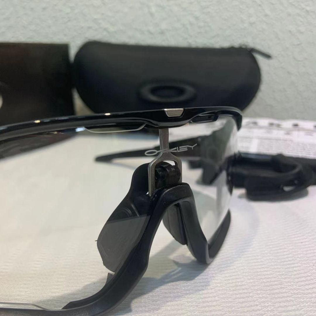 オークリージョウブレイカー調光サングラスロードバイク用