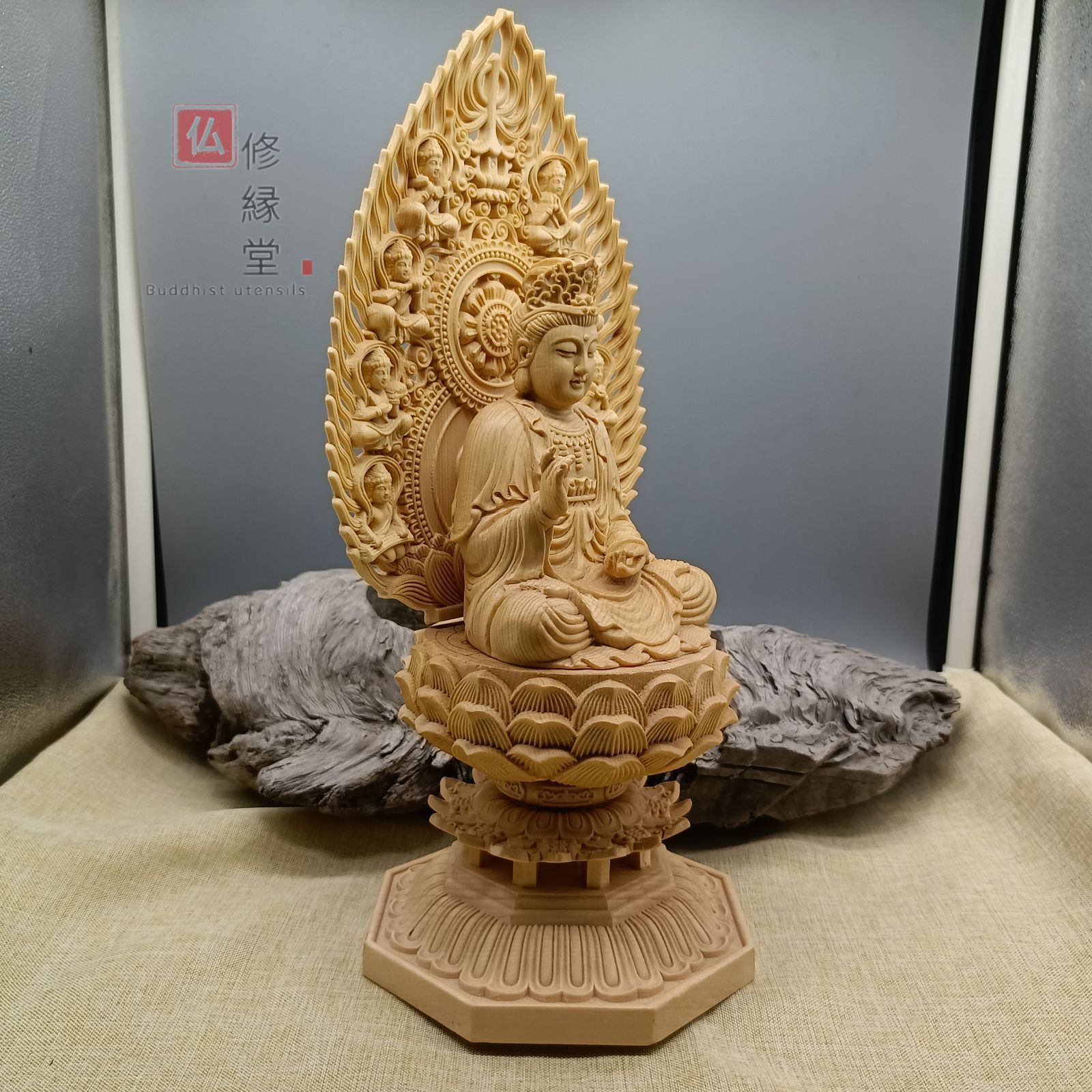修縁堂】木彫り 仏像 観世音菩薩座像 彫刻 一刀彫 天然木檜材 仏教工芸 