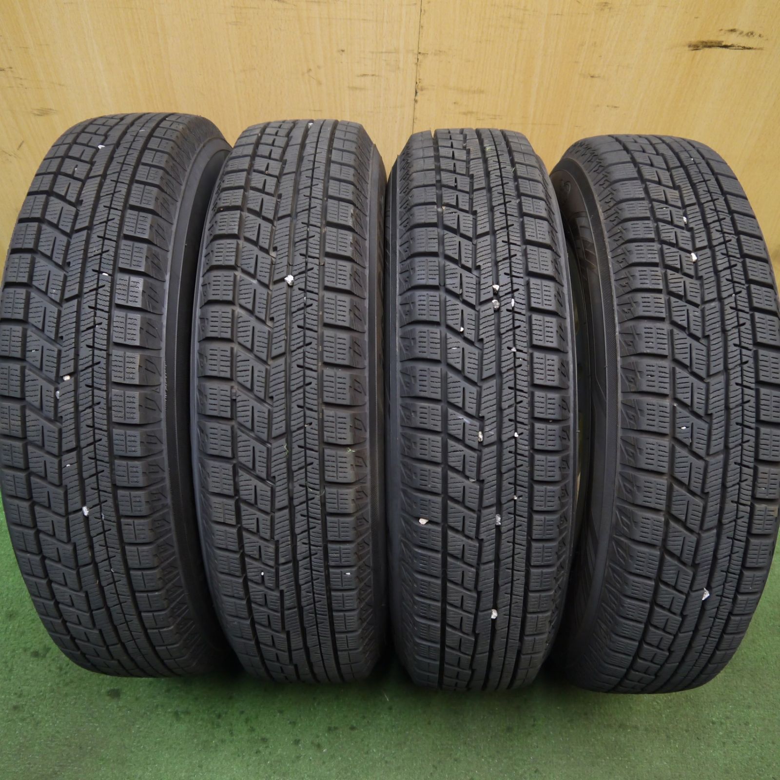 バリ溝！22年！9.5分以上☆スタッドレス 145/80R13 ヨコハマ