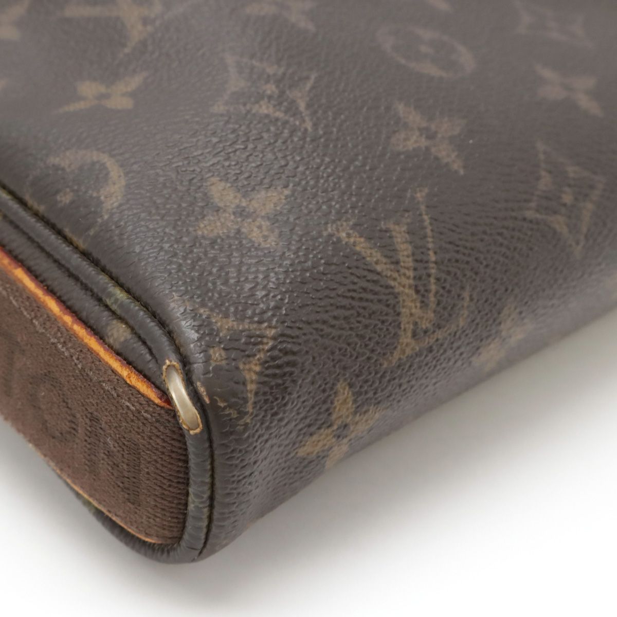 LOUIS VUITTON ルイ ヴィトン モノグラム トロター ボブール