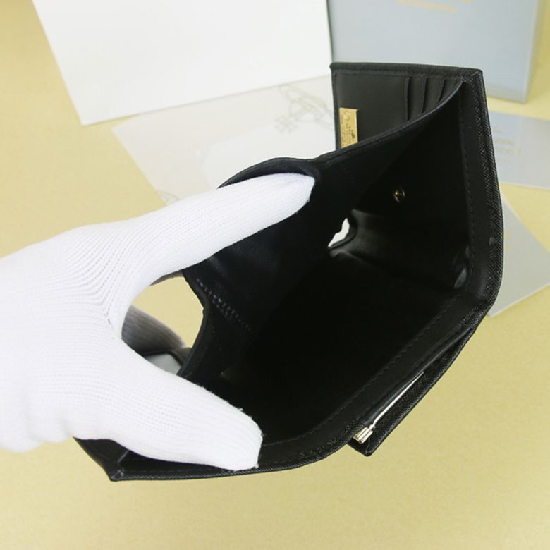 三つ折り財布 Vivienne