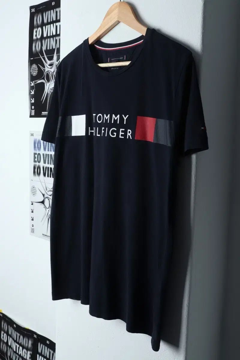 【XL】万博　タイ　プームジャイ　ネイビー　Tシャツ W ( L ー XL ) Tommy Hilfiger(トミーヒルフィガー) 半袖 T