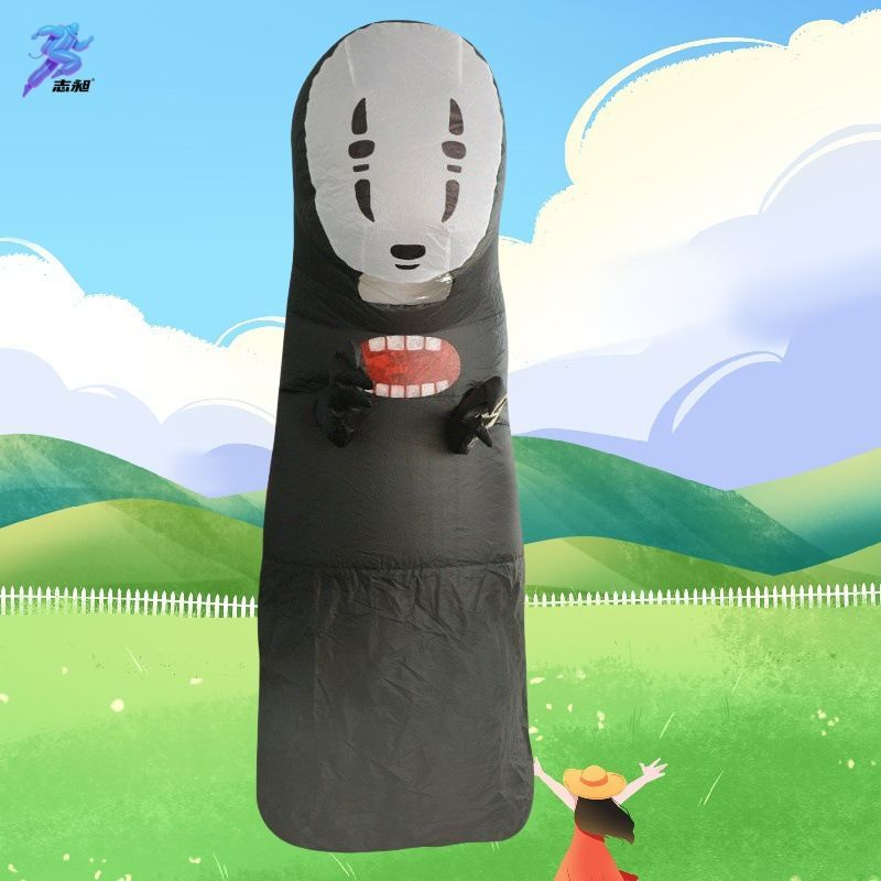 ハロウィーンキャラクターのぬいぐるみハロウィン猫風船衣装ステージで風船衣装衣装を披露します