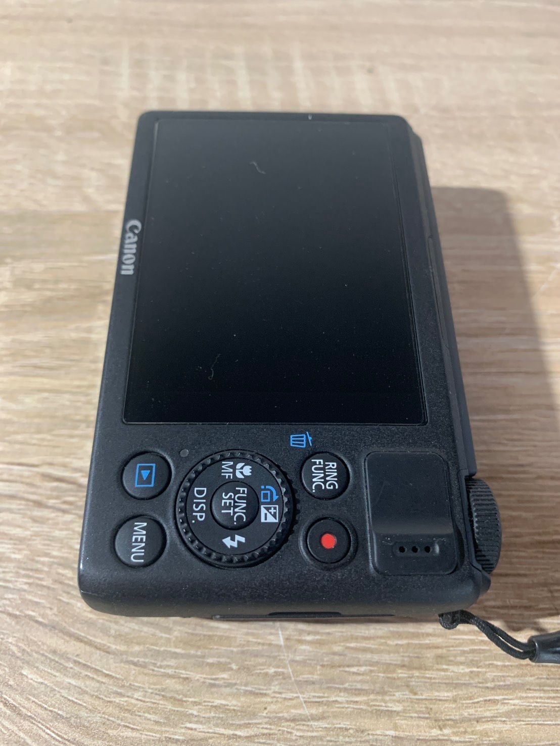 ブラック デジカメ