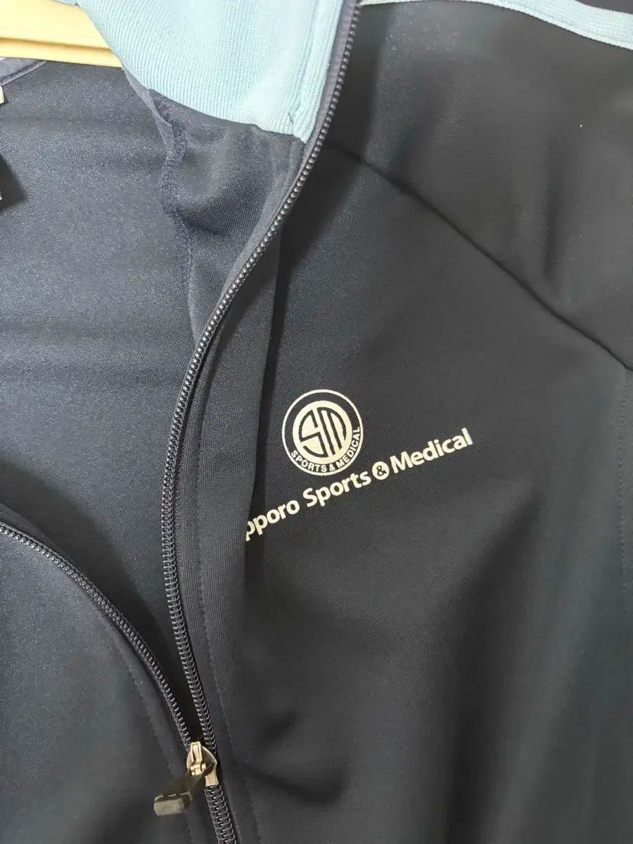 adidas アディダス