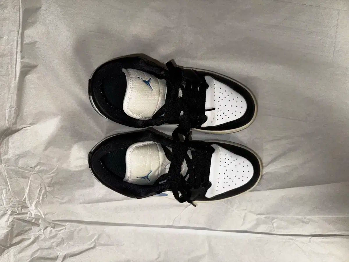 W Jordan 1 Low Black University Blue