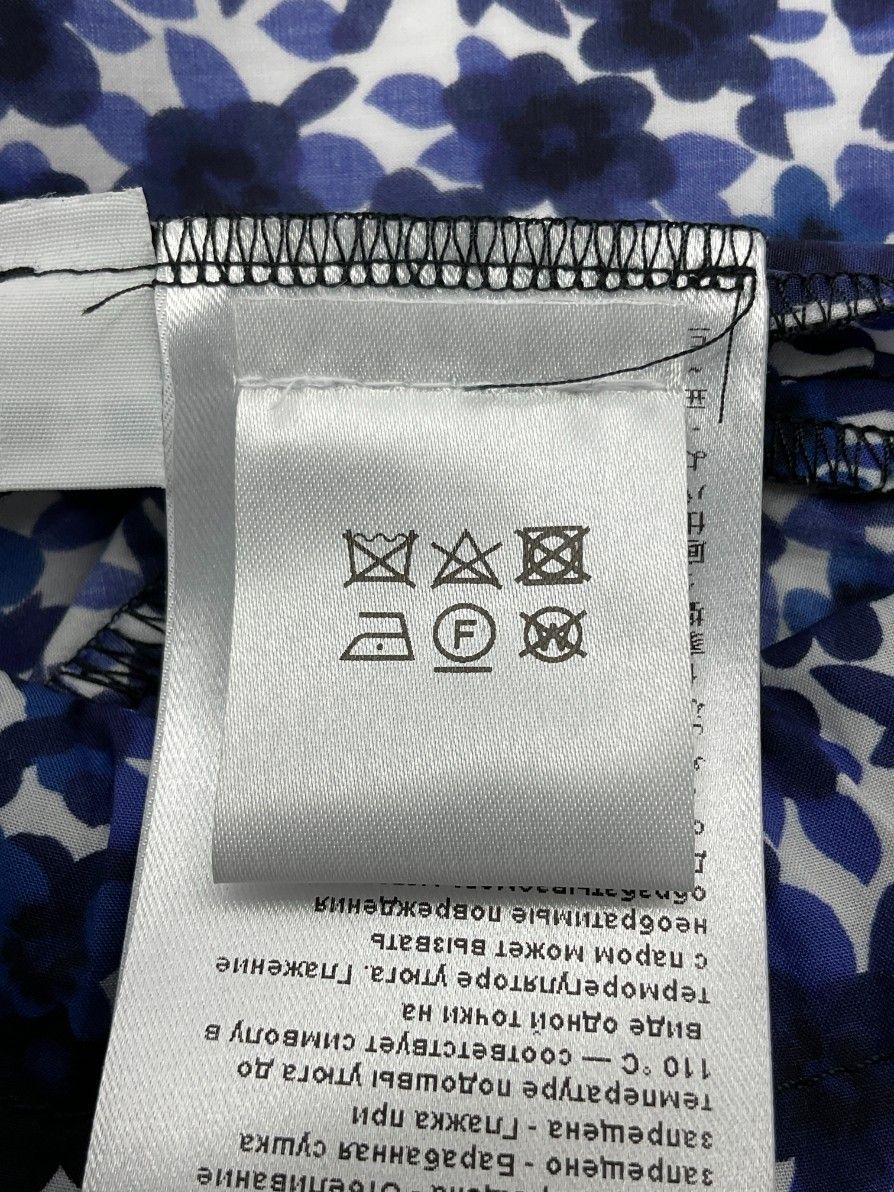 ブルー