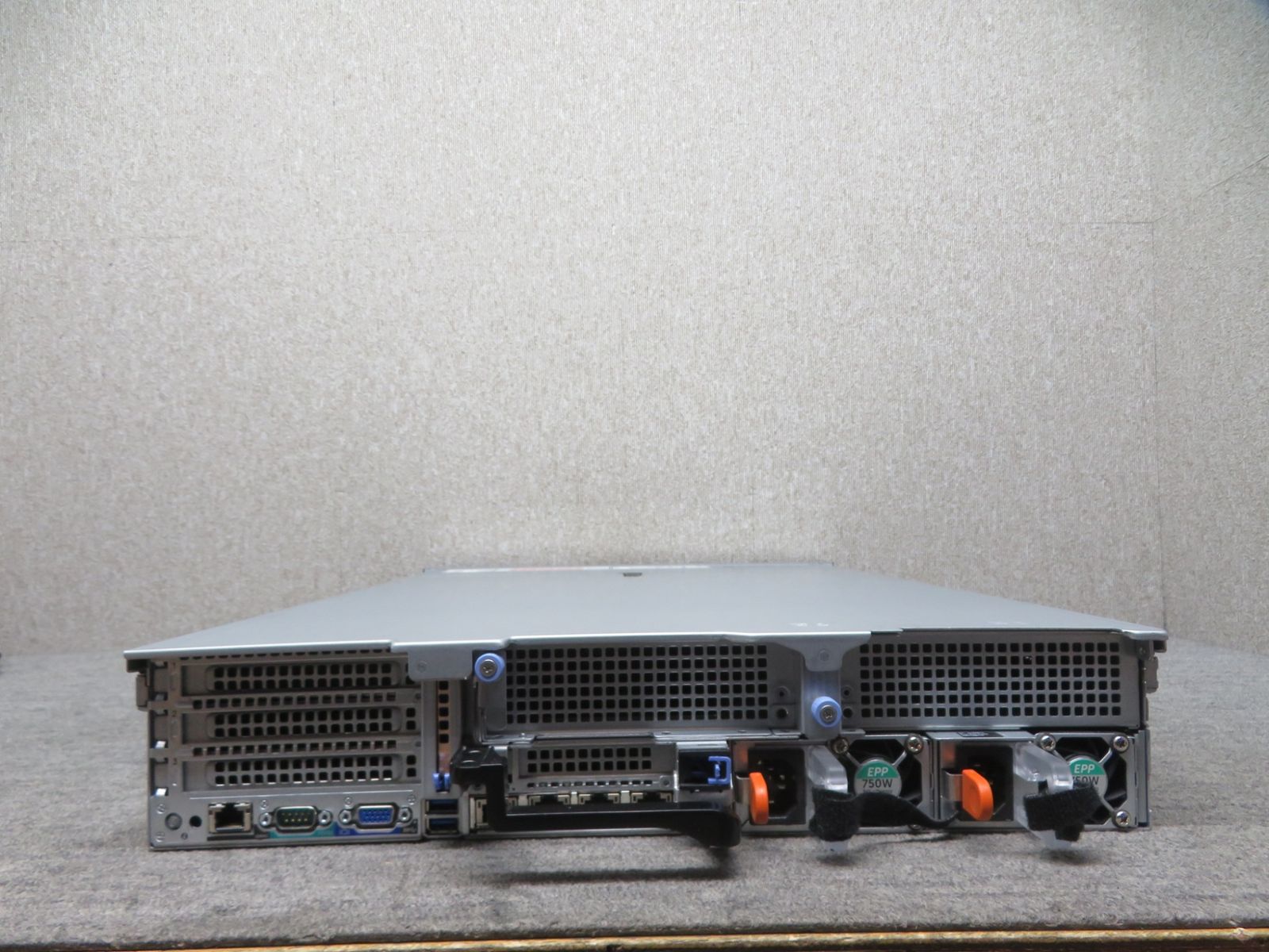 【サーバー】◆ DELL PowerEdge R740XD ◆ Xeon Gold 6138 ×2基 合計80スレッド / 480GB SSD(480GB×2)【RAID1】+ 16TB HDD(4TB×4)【RAID5】 / メモリ128GB ◆ win Server 2019 Amazon.com: PowerEdge Dell R740XD Server | 2X Gold 6138 =40