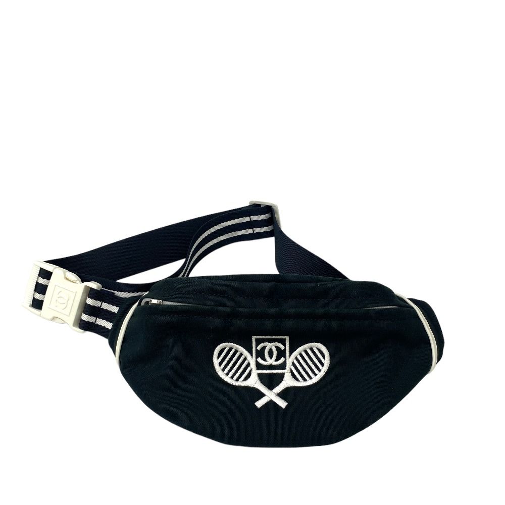 CHANELボディバック CHANEL シャネル ウエストバッグ・ボディバッグ - メルカリ