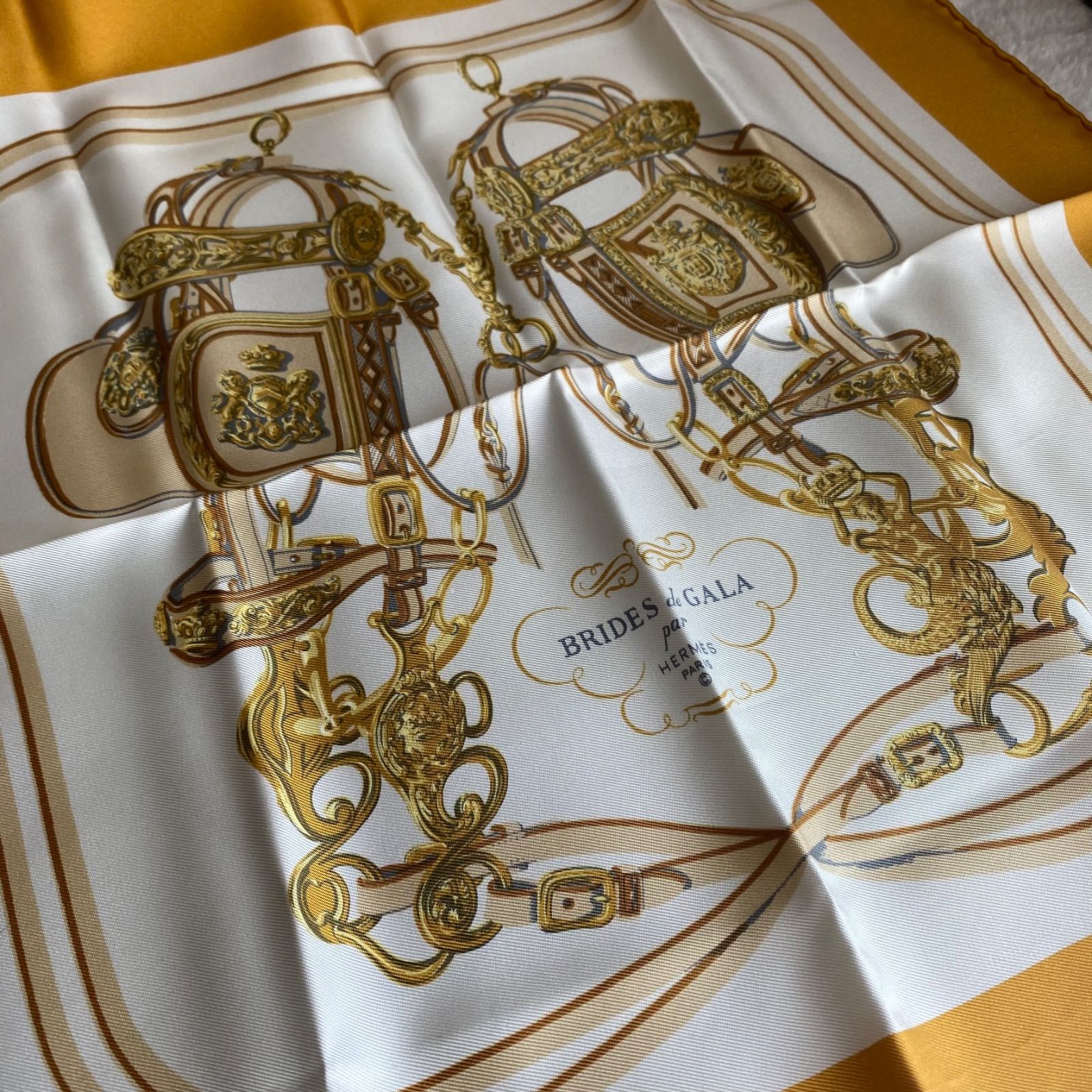 【新品・未使用品】箱あり　エルメス　カレ45 ブリッド・ドゥ・ガラ・ラヴ HERMES エルメス カレ45 スカーフ 