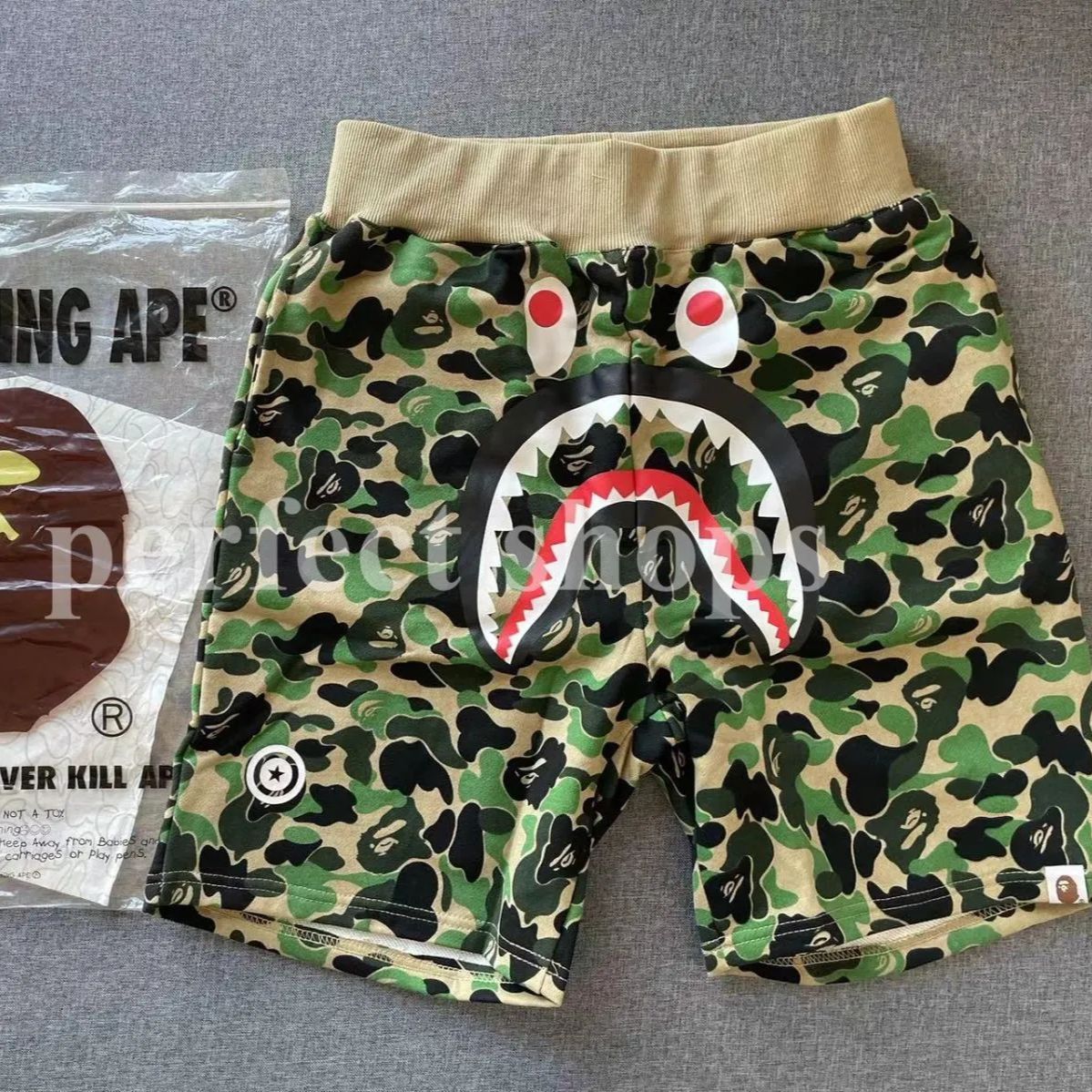 ⭐大人氣⭐A BATHING APE アベイシングエイプ Shark  アーミーグリーン シャークカモフラージュ ハーフパンツ 男女兼用 ンカモフラージュ