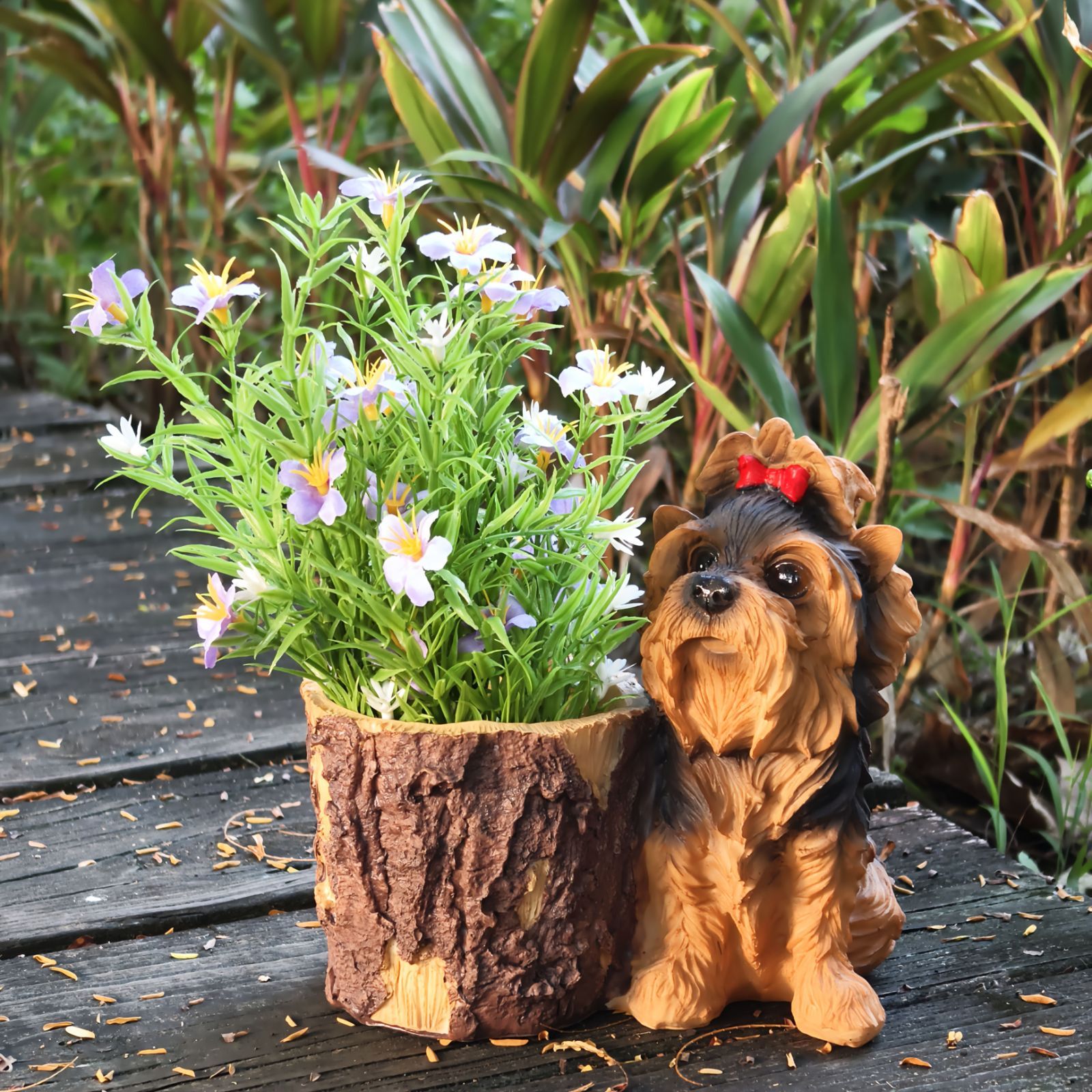 鉢植え 植木鉢 プランター プラントポット フラワーポット ガーデニング 樹脂 屋内 屋外 インテリア 庭 玄関 切り株の隣にいるヨークシャーテリア イヌ いぬ 多肉植物 サボテン 癒しグッズ