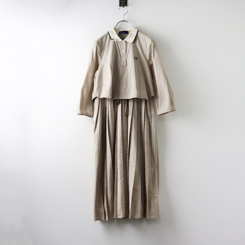 フレッドペリー カロリナグレイサー シャツワンピース プリーツ 別注 ベージュ フレッドペリー カロリナグレイサー シャツワンピース プリーツ 別注