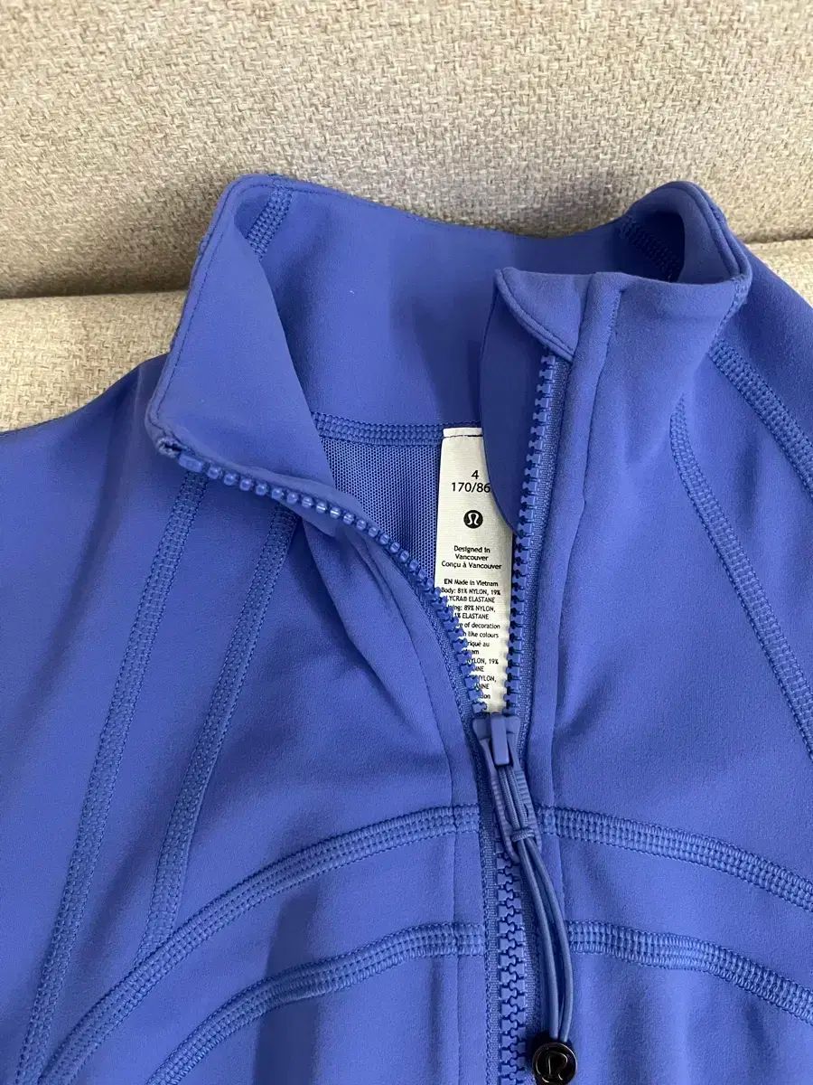 ルルレモン ディファインジャケット