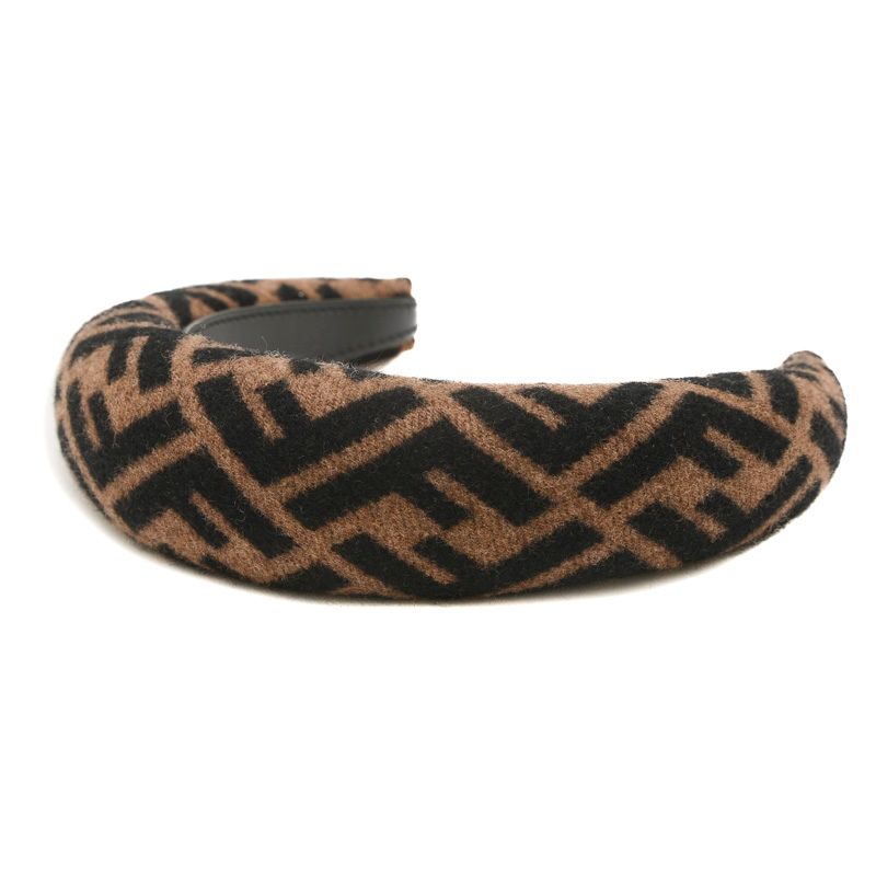 フェンディ FENDI カチューシャ ヘアアクセサリー ロゴ ズッカ柄 茶