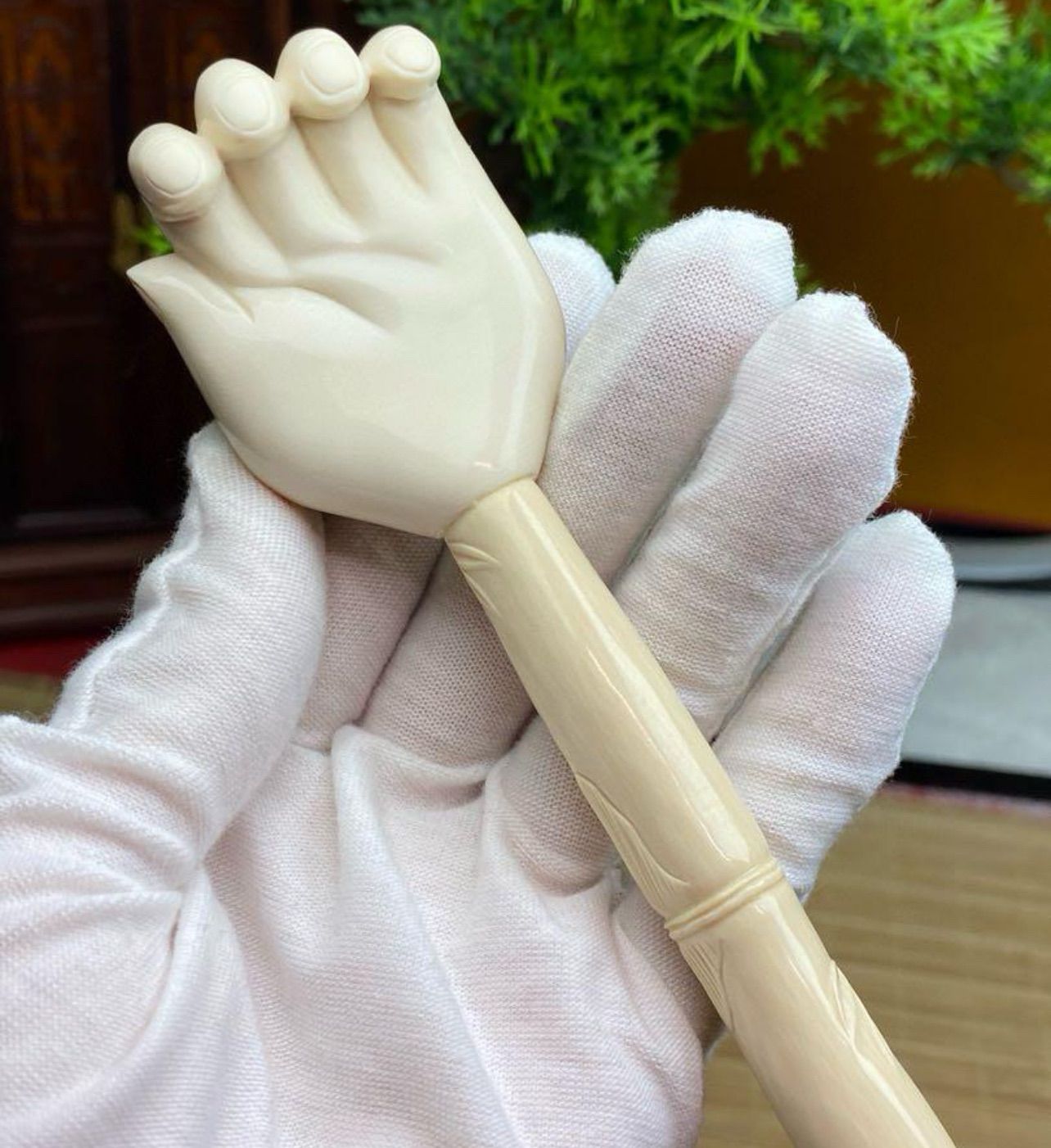 天然マンモス牙美しい手作り彫刻　2孫の手　痒み搔き棒 天然マンモス牙美しい手作り彫刻 2孫の手 痒み搔き棒 - メルカリ