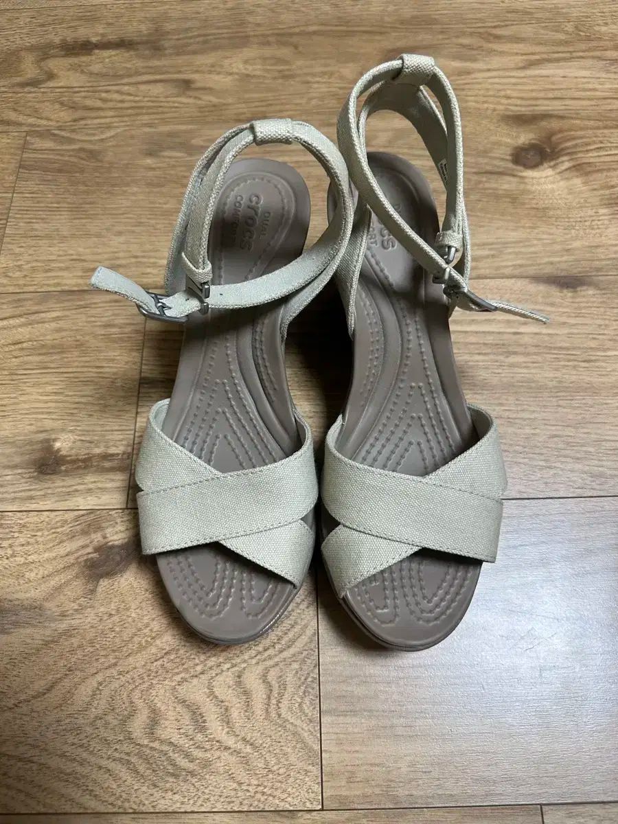 リルナスエックス クロックス メガクラッシュ クロッグ 未使用品