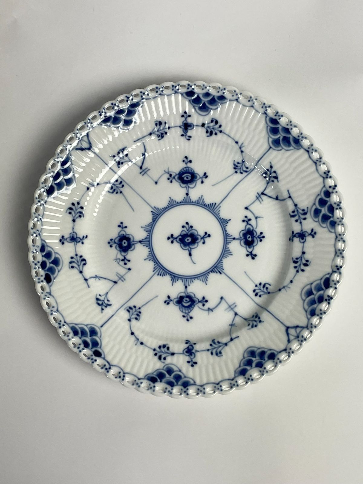 ロイヤルコペンハーゲン ブルーフルーテッド フルレース プレート・皿