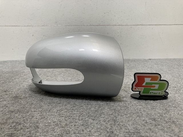 新品!Cクラス W203 純正 右 ドアミラーカバー 203 811 04 60 20381104609775 イリジウムシルバー 775 メルセデスベンツ(134742)