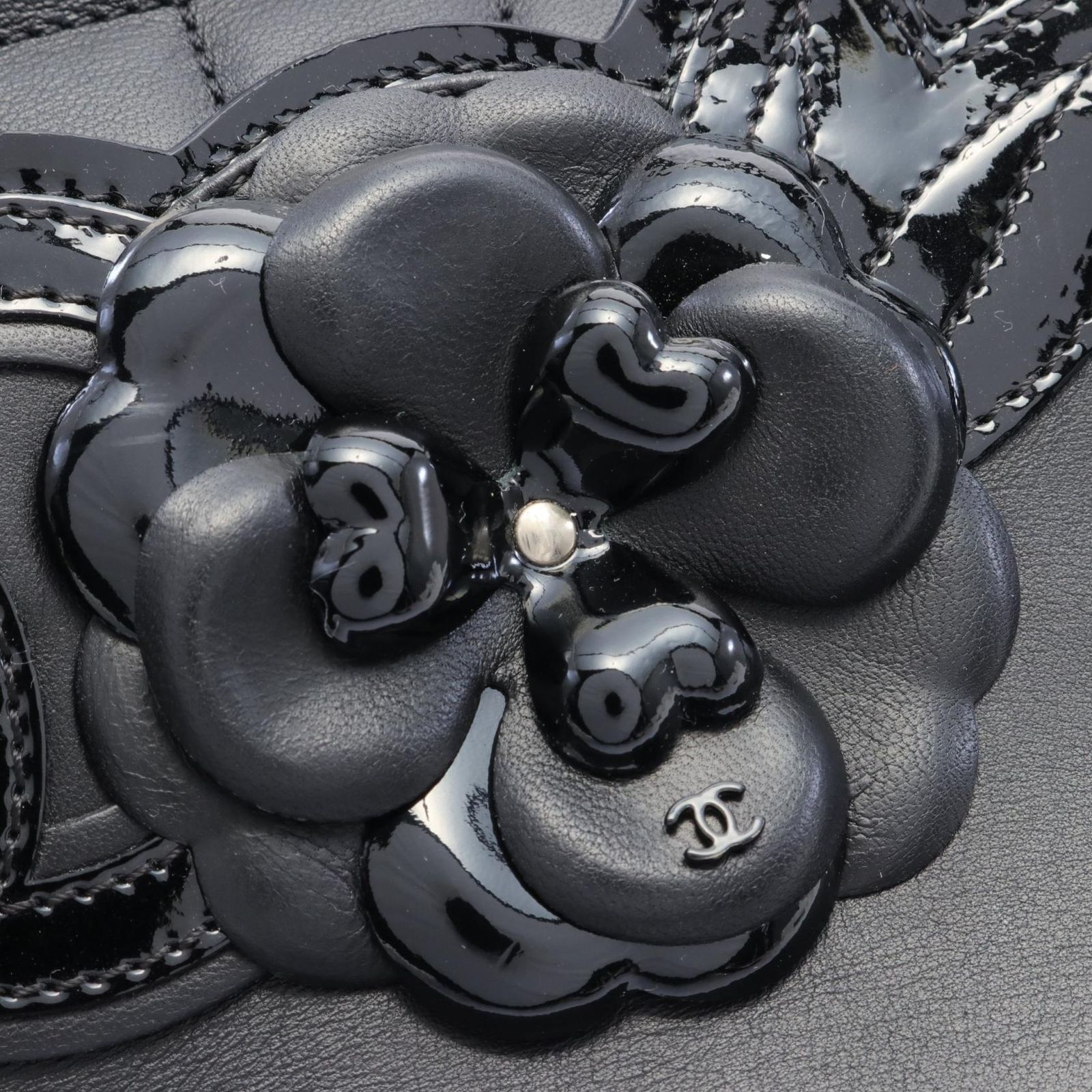CHANEL - 美品 シャネル カメリア ココマーク ロゴ ゴールド金具