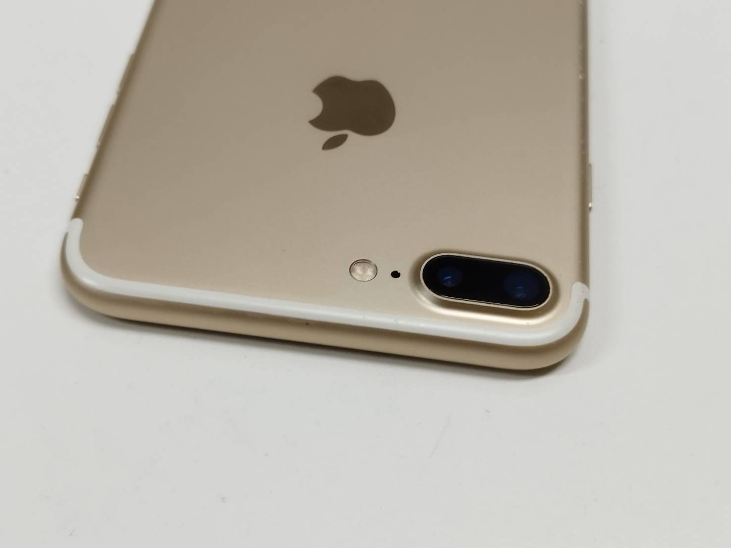 SIMフリー】iPhone 7 Plus/A1785/256GB〈MN6N2J/A〉 【公式通販】