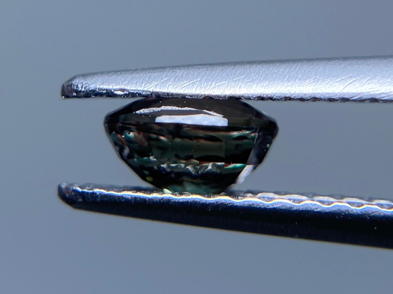 アレキサンドライト 天然 0.64ct スリランカ産 GIA鑑別書付き 5.48