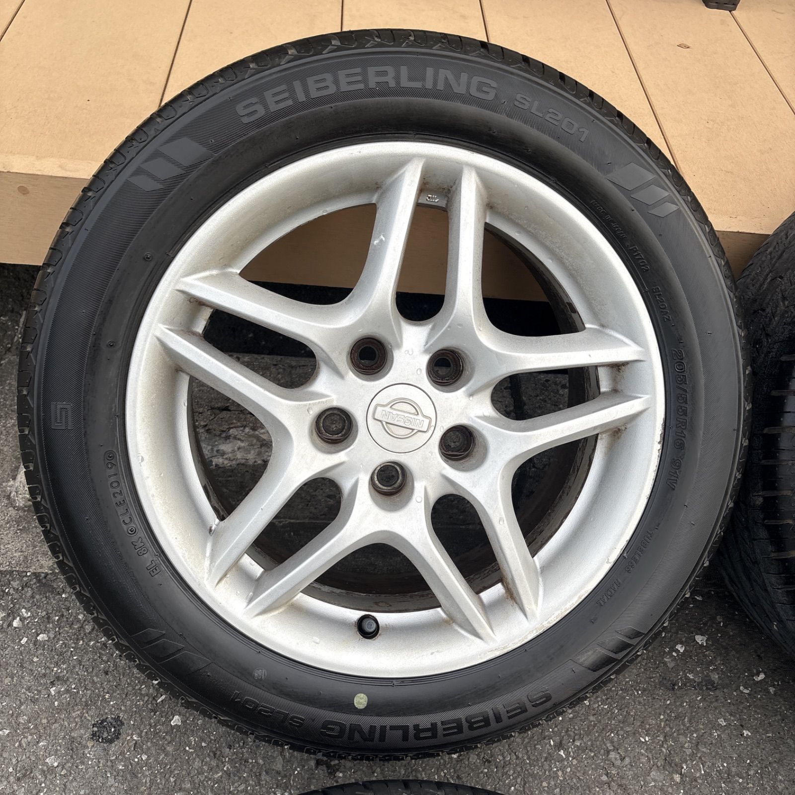 車 【送料無料】日産 C35 ローレル 純正ホイールタイヤセット 205 