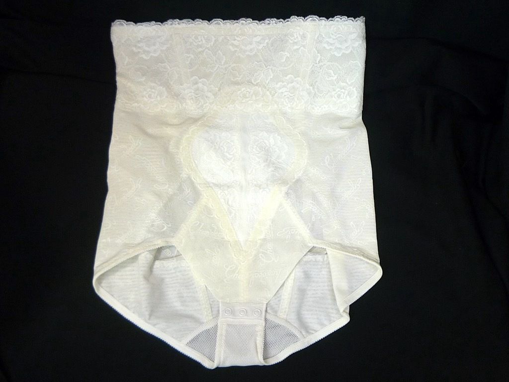 参考41800円 最 補正下着 シャンデール シャルム ハイウエストガードル Size90 白 豪華ストレッチレース ヒップUP _HW7 検マルコ