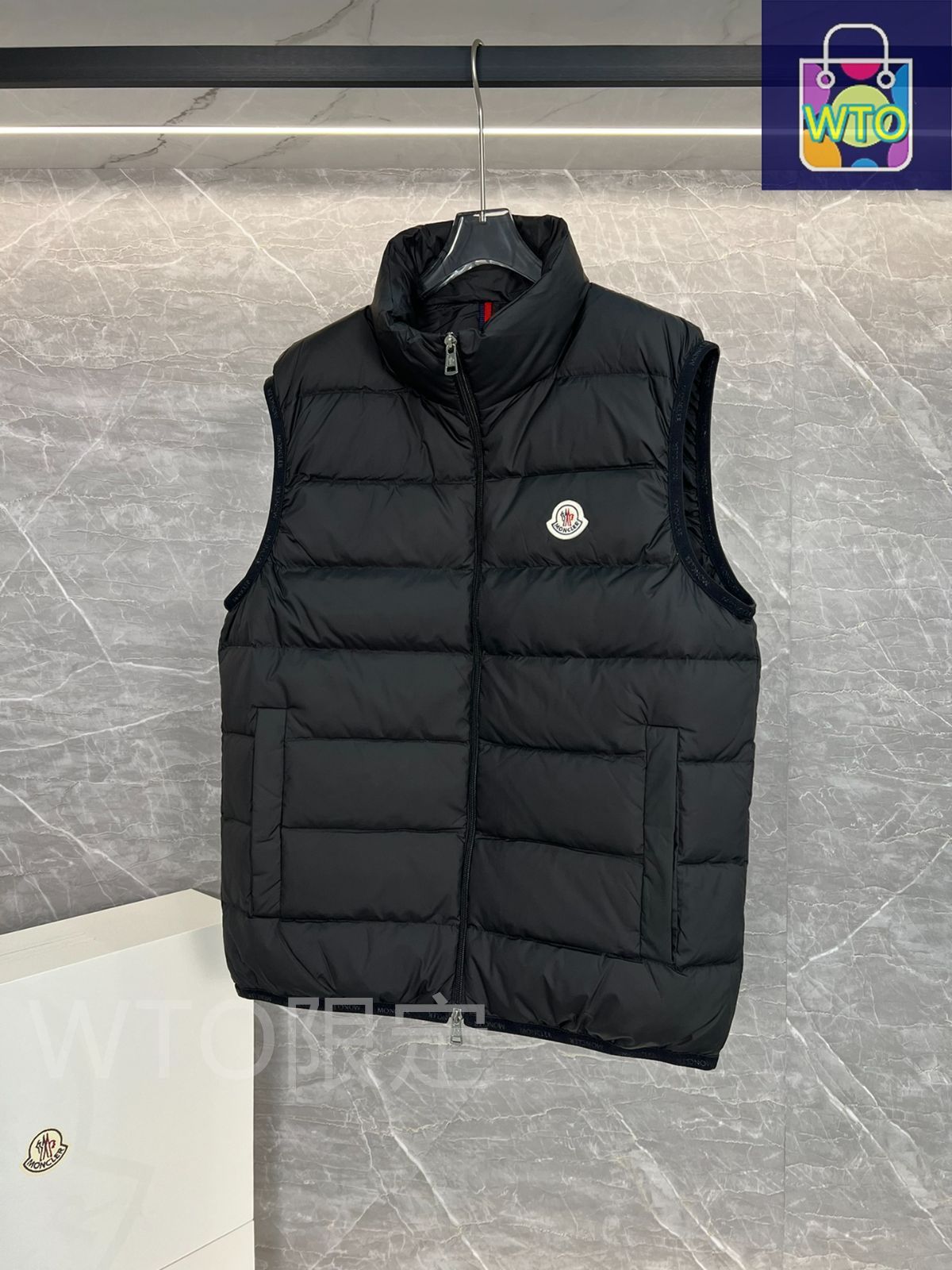 【新品未使用】MONCLER Bormes ダウンベスト TG5　黒色 2XL MONCLER【入手困難】大人気!絶対欲しい☆BORMES ダウンベスト