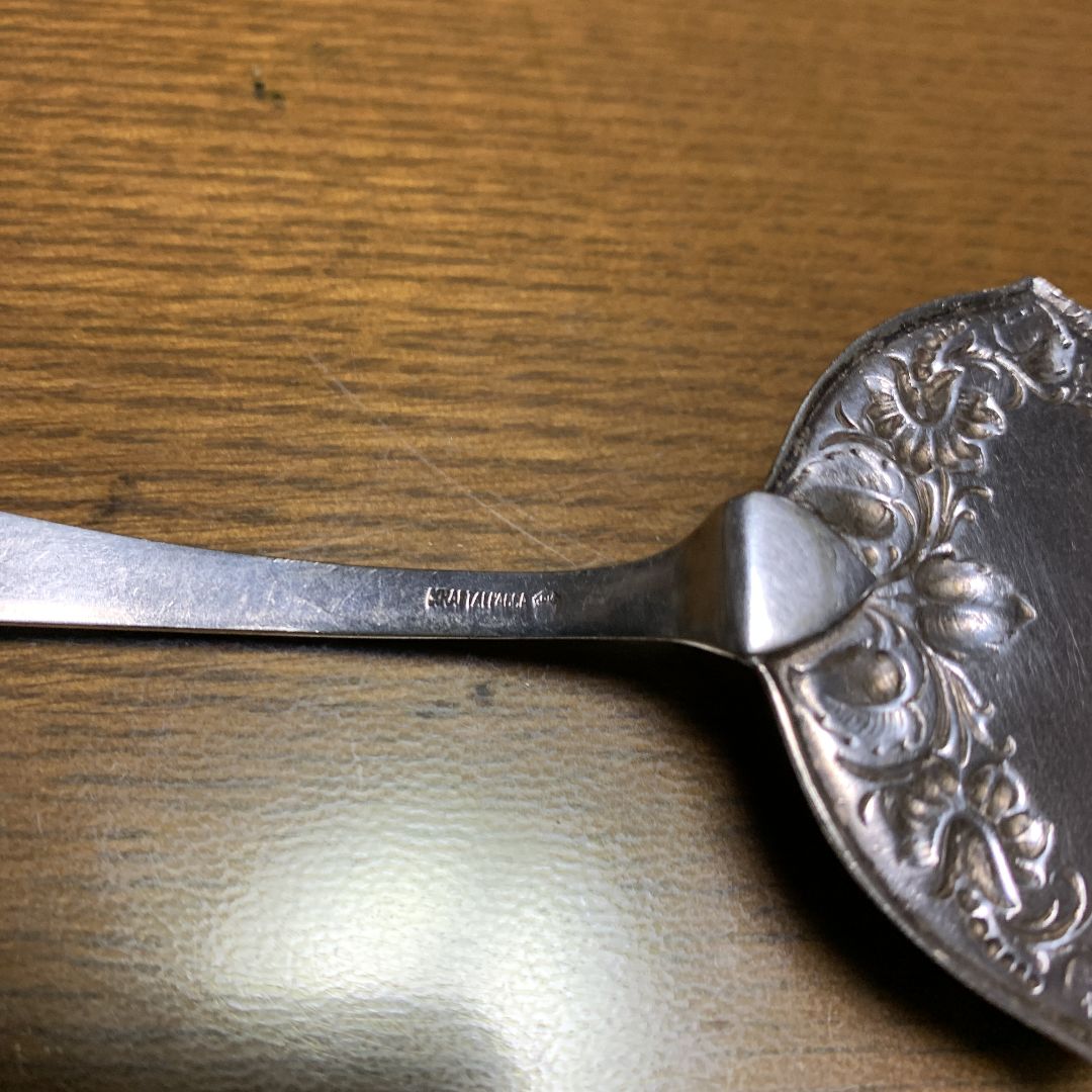 イギリスアンティーク シルバープレートケーキサーバー - メルカリ