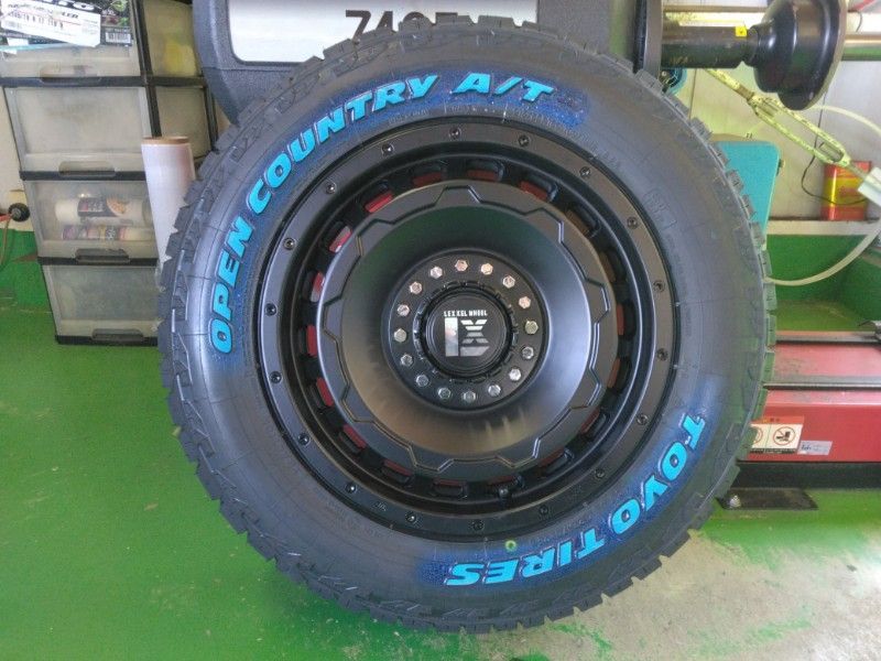 4本 ハイエース 200系 車検対応 タイヤホイールセット TOYO OPENCOUNTRY AT3 215|65R16 ホワイトレター 16インチ LEXXEL SwaGGer