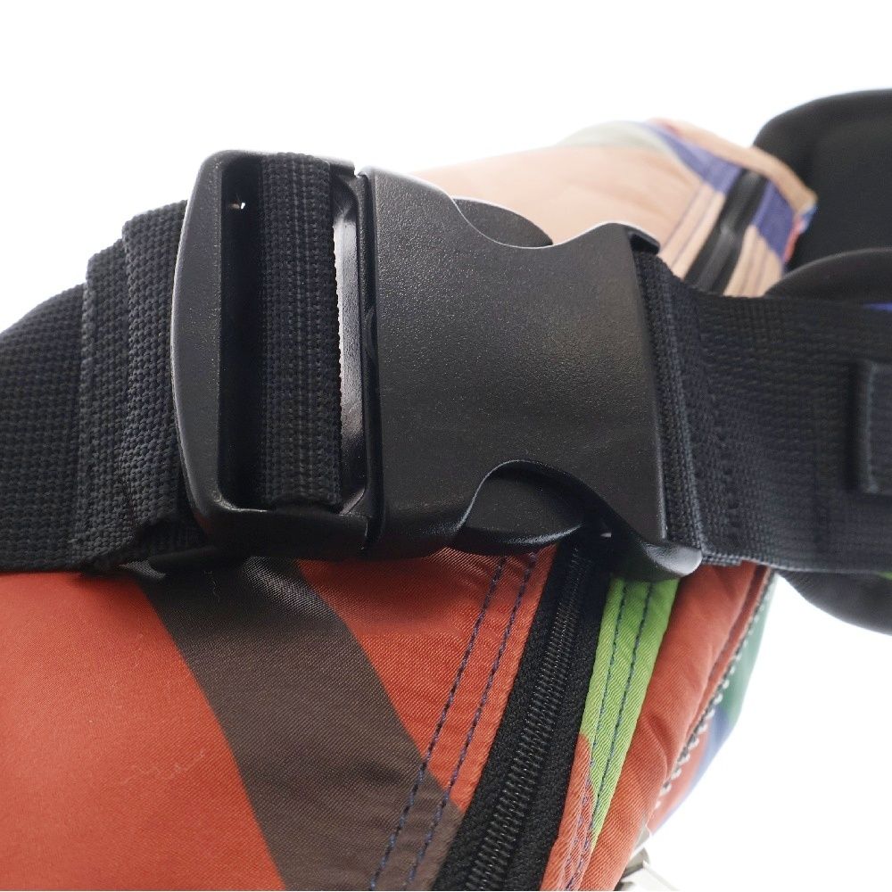 Sacai (サカイ) ×KAWS Bum bag カウズ マルチカラー ナイロン ボディ  