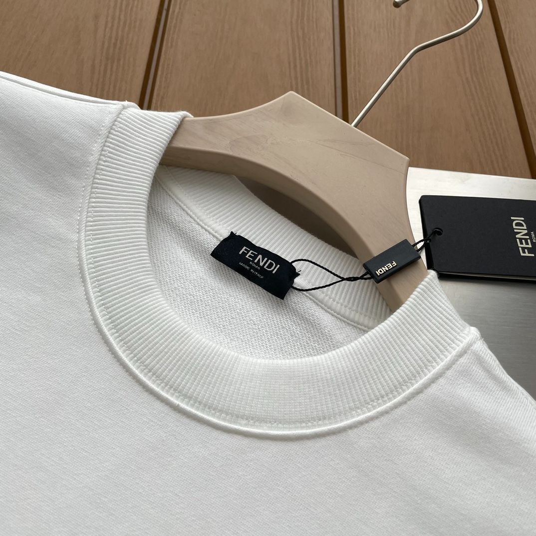  フェンディ FENDI の新モデル 悪魔の目シリーズの純綿丸首セーター Tシャツ アパレル キャラクターグッズ