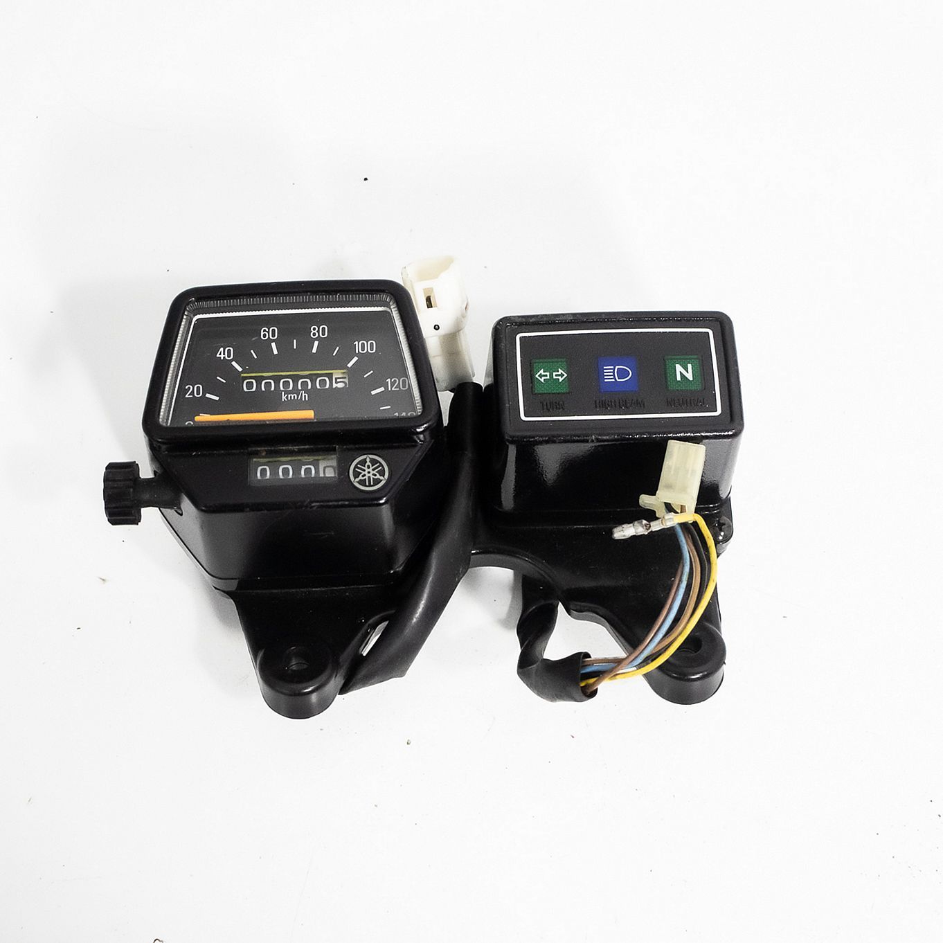 tw200  スピードメーター　純正　新車取り外し　未使用品 ヤマハ TW200(2JL) 純正 メーター 1 走行0.5Km 新車外し