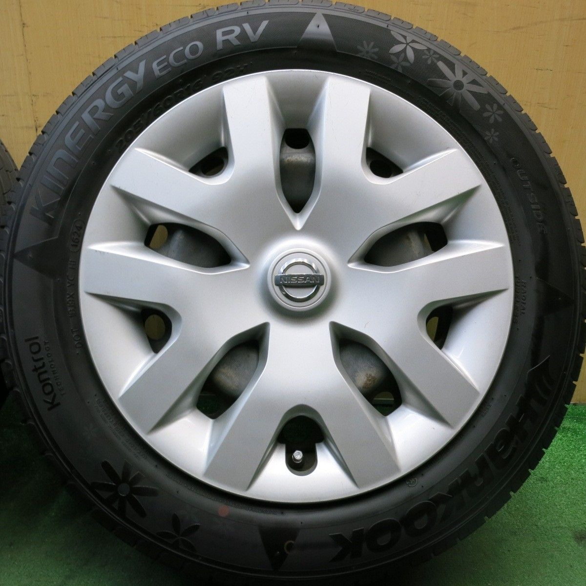 24年 日産 ジューク 純正 スチール 205 60R16 ハンコック キナジー ECO RV 16インチ PCD114.3 5H 5090603HAノ
