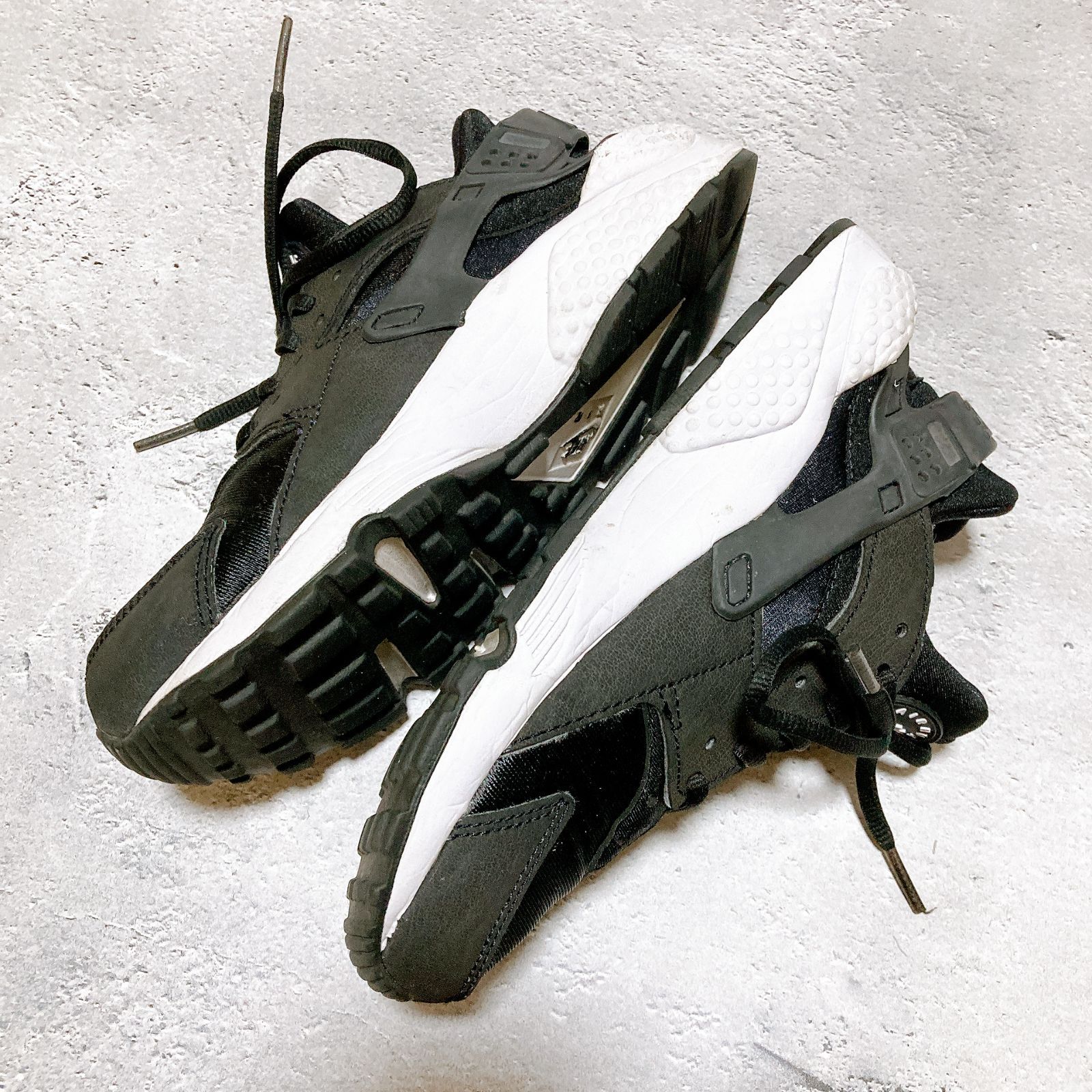 【極美品】NIKE エアハラチ AIR HUARACHE 　23cm　ブラック 定価 ¥12,100 ナイキ エアハラチ ブラック 23センチ - メルカリ