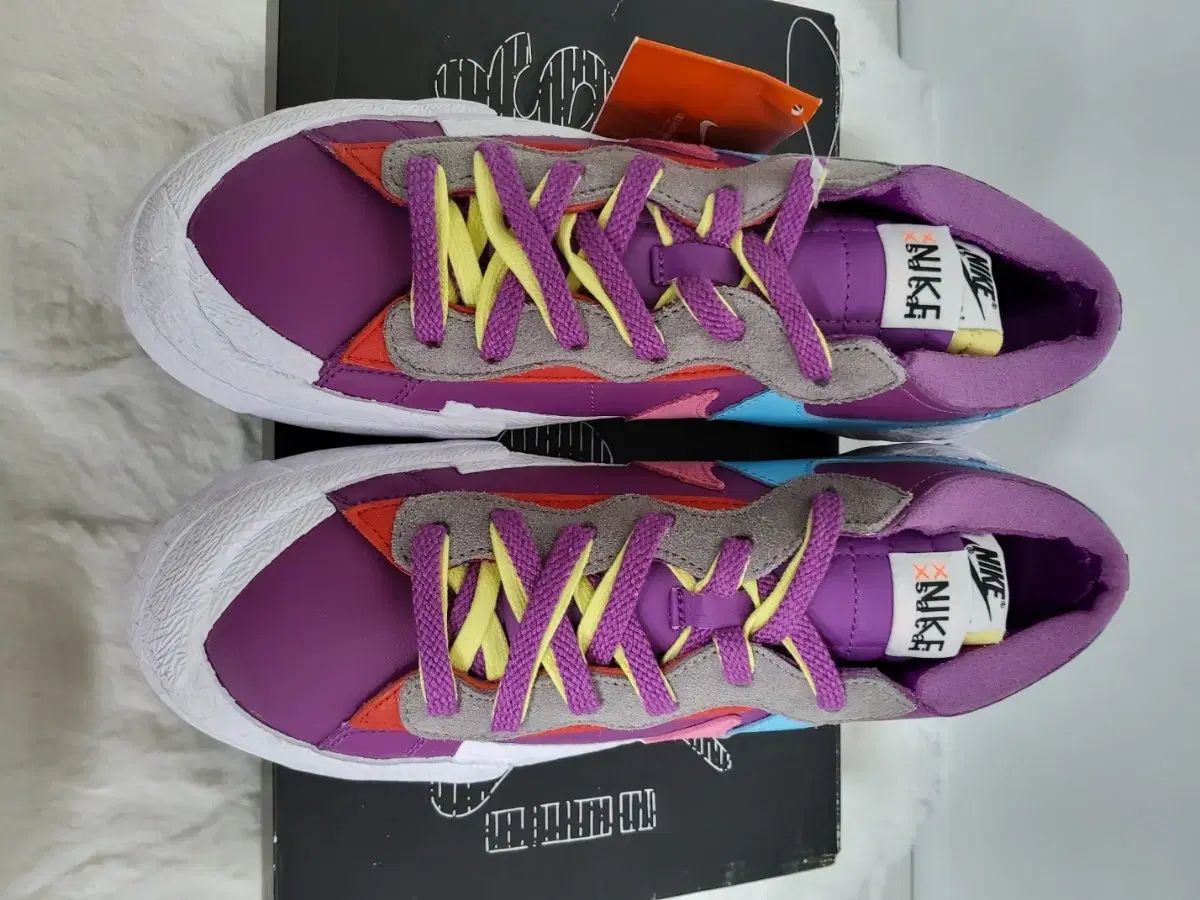 NIKE ナイキ sacai サカイ カウズ ブレーザー ロー チーム レッド 275 サイズ
