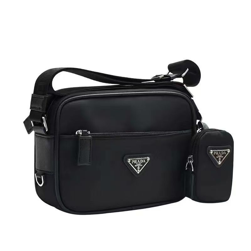 即日発送 超人気 限定】PRADAプラダ ポーチ ノベルティ
