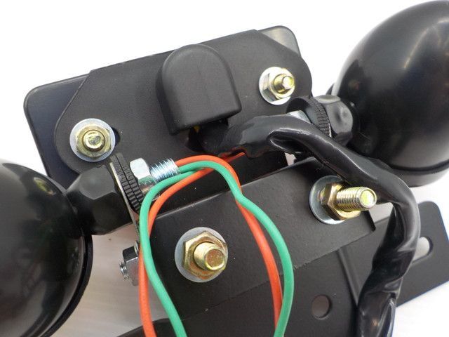 VT★☆（84）汎用バイク用スクエア型テールランプ　リアウインカー（角度調節可）12V（モンキー・ダックス・DAX・シャリー・エイプ・JAZZ）