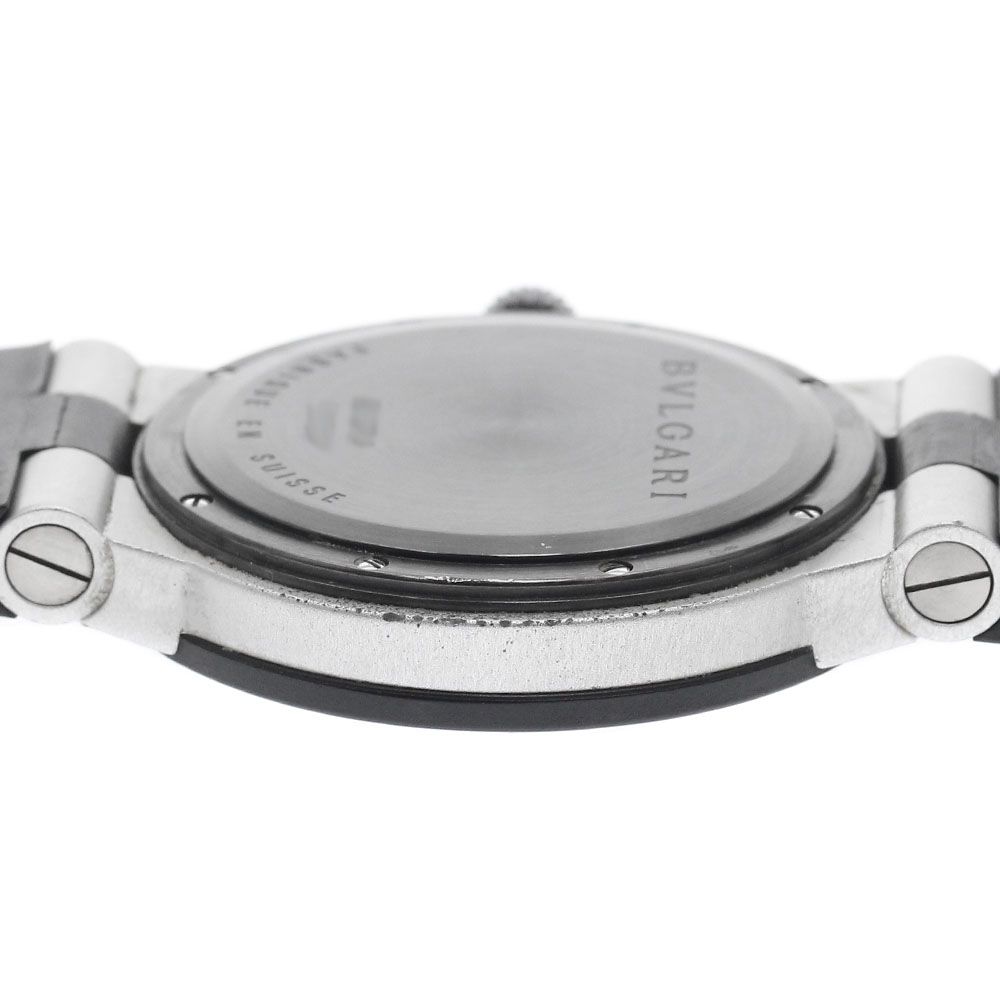 A アルミニウム